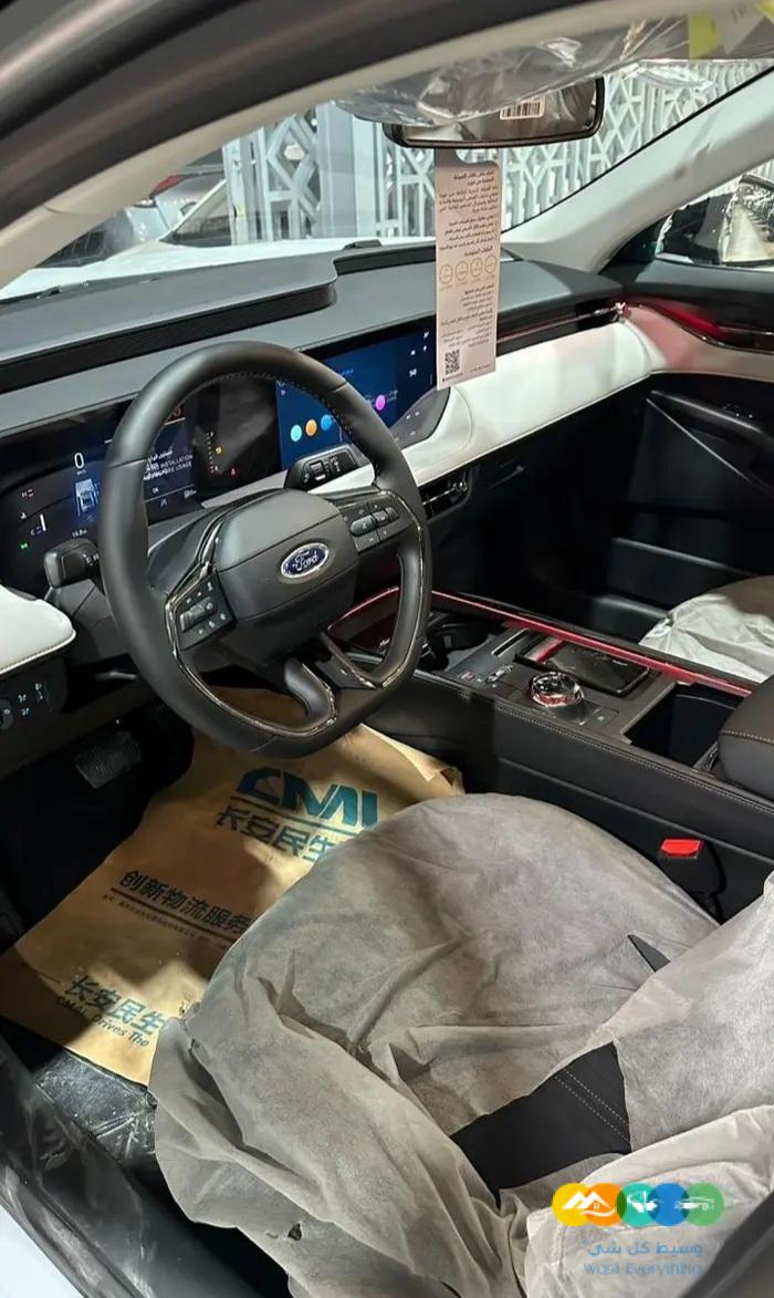 فورد توروس تيتانيوم فل 2023 رمادي وابيض