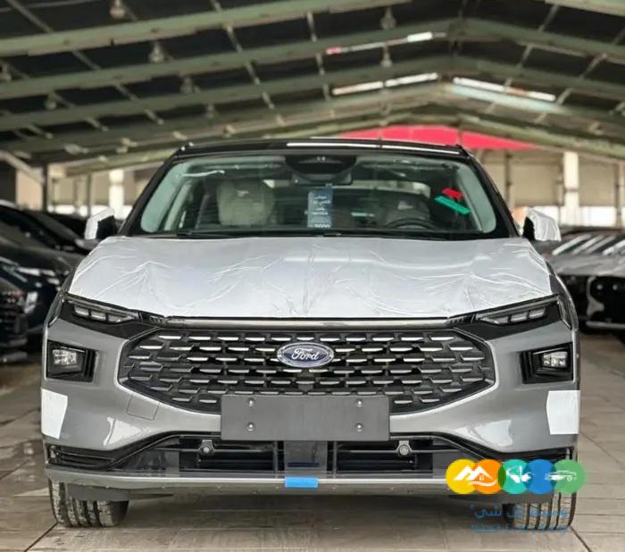 فورد توروس تيتانيوم فل 2023 رمادي وابيض