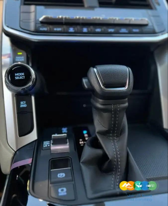 لاندكروزر جي اكس ار L1 موديل 2023