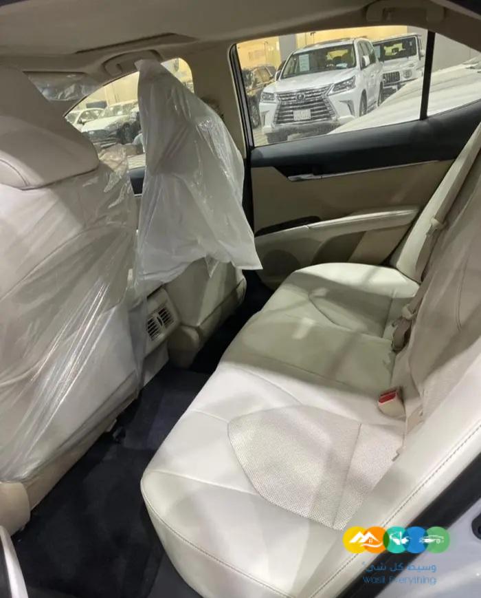 تويوتا كامري GLEX بنزين 2023