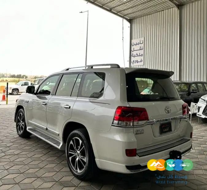 لاندكروزر GXR فل كامل 2021 – V8 (( تم البيع))