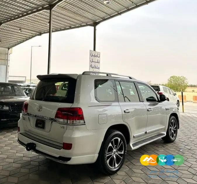 لاندكروزر GXR فل كامل 2021 – V8 (( تم البيع))