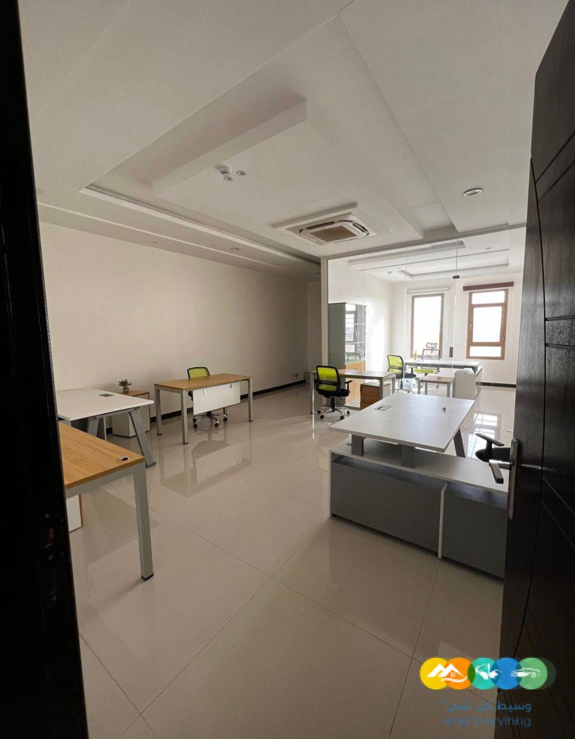 مكاتب مؤثثة للإيجار