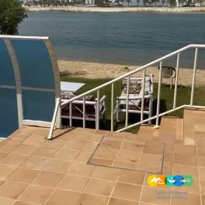 للبيع عدد 5 شاليهات شاطئ نصف القمر هاف مون