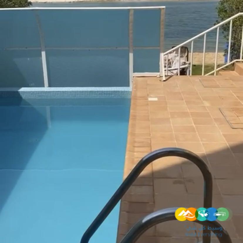 للبيع عدد 5 شاليهات شاطئ نصف القمر هاف مون