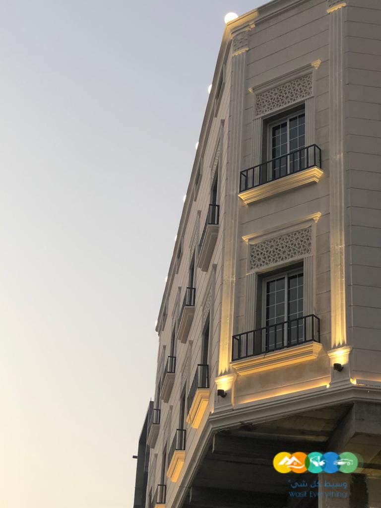 جي آر سي جده ، ديكورات اسمنتية خارجية