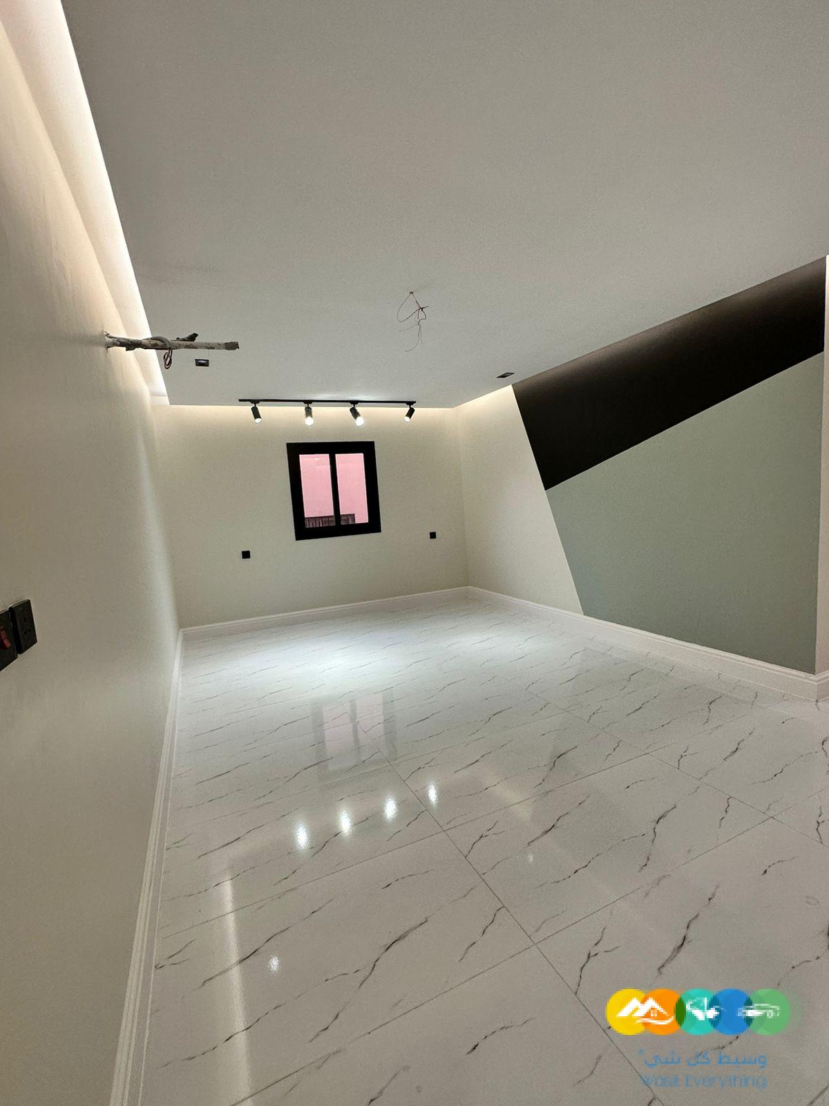 ملحق روف 5 غرف مع السطوح جديد جاهز للسكن