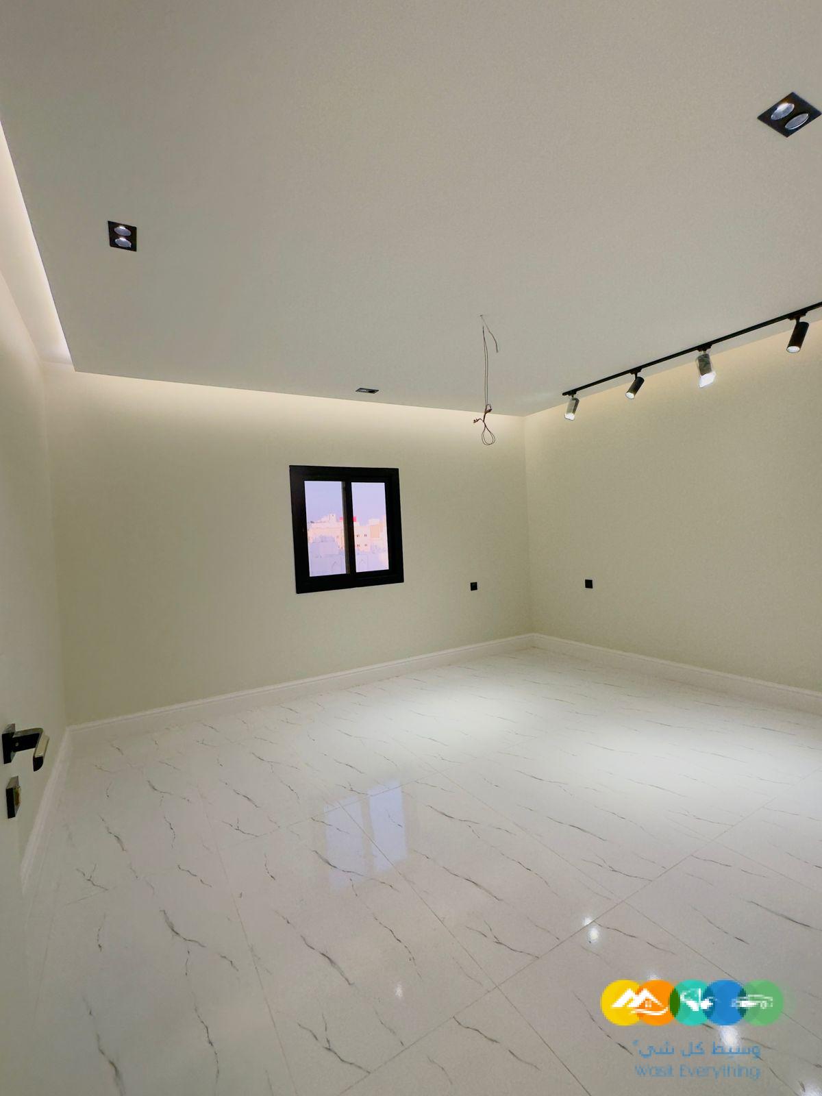 ملحق روف 5 غرف مع السطوح جديد جاهز للسكن