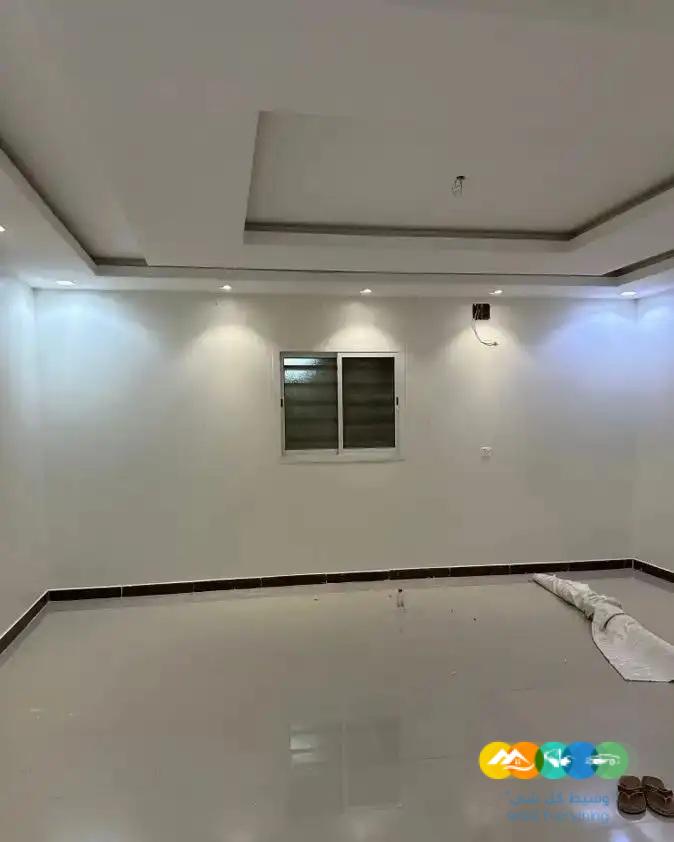 للايجار دور ارضي بالرياض حي طويق / منتهي