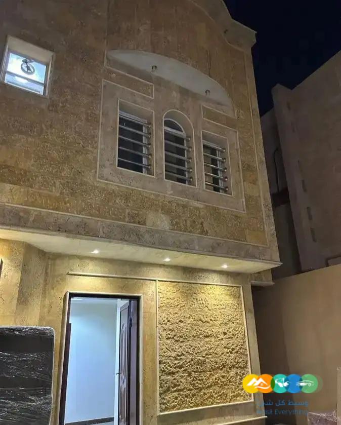 للايجار دور ارضي بالرياض حي طويق / منتهي