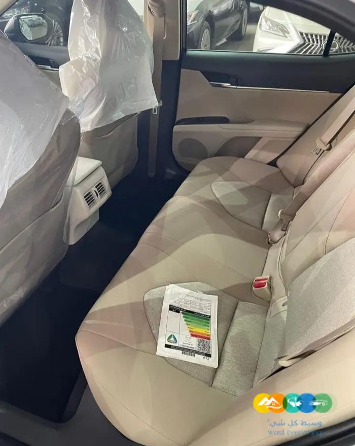 كامري LE مطور 2023 هايبرد اصفار