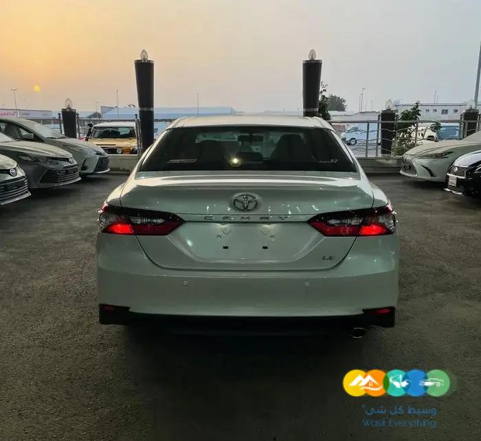 كامري LE مطور 2023 هايبرد اصفار