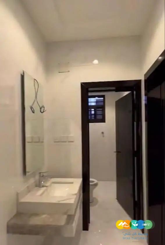 عرض مغري للبيع شقه دور ثاني بموقع مميز ومطل