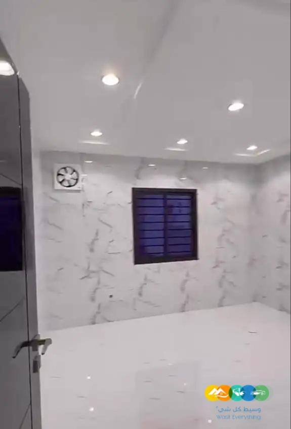 عرض مغري للبيع شقه دور ثاني بموقع مميز ومطل