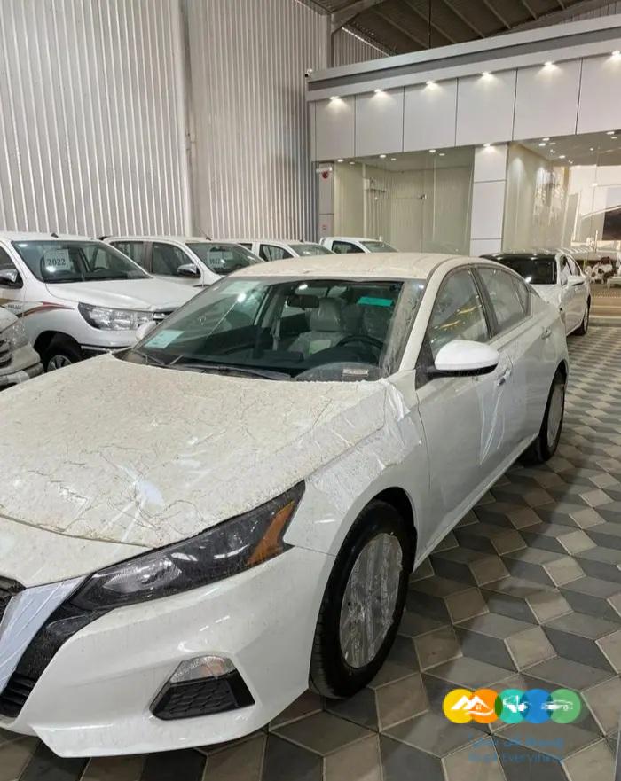 نيسان التيما 2.5 ستاندر S 20