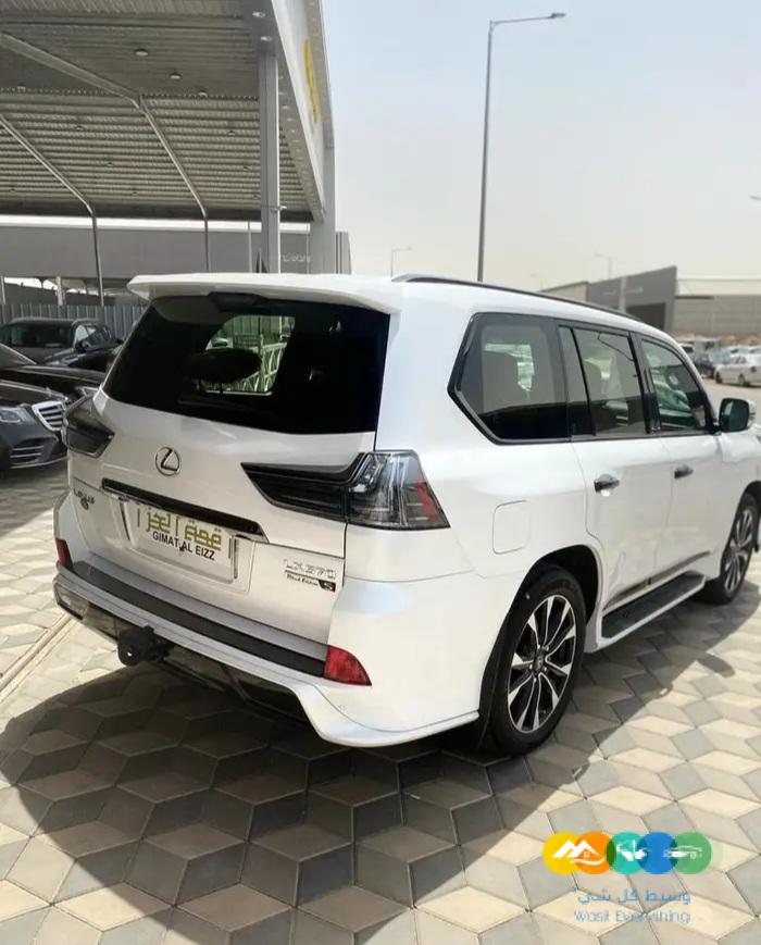 لكزس 2021 بلاك اديشن