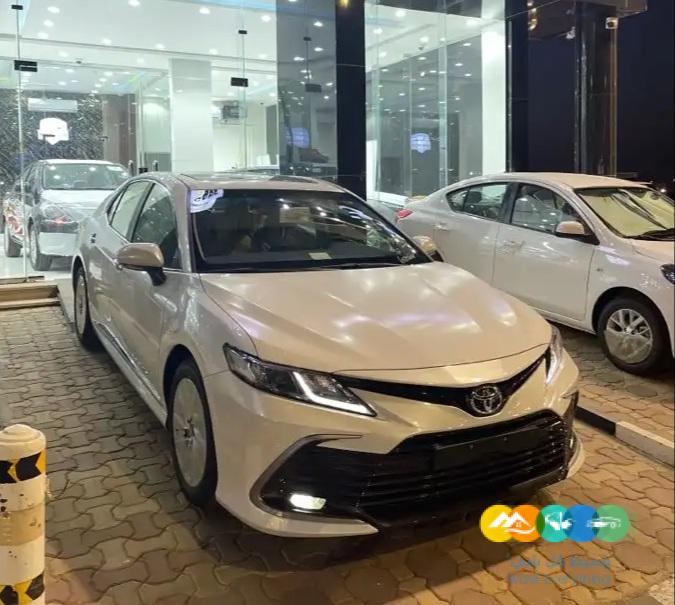 تويوتا كامري جي ال اي 2023