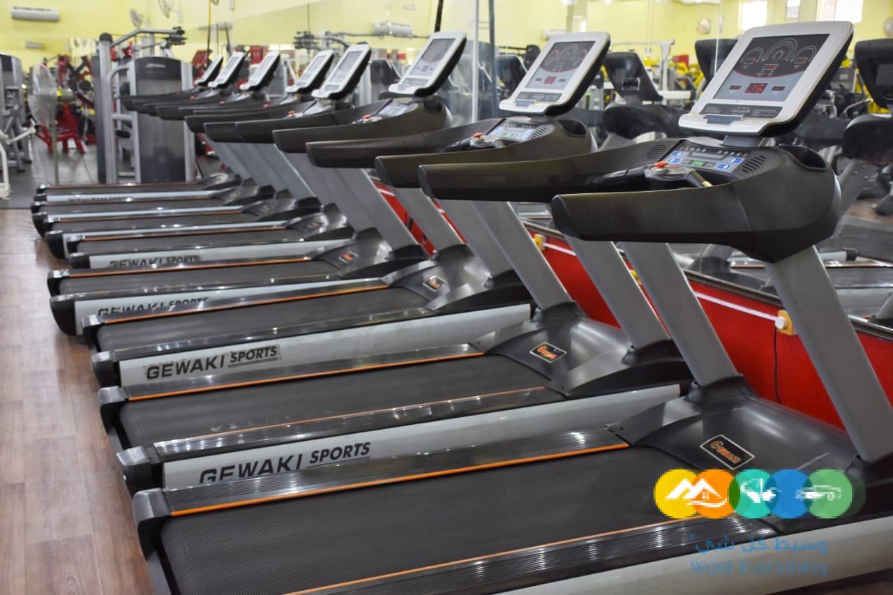 نادى رجالى مجهز تماما لتقبيل