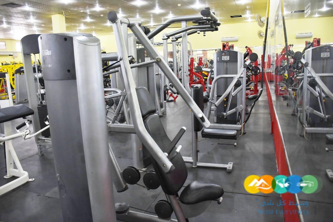 نادى رجالى مجهز تماما لتقبيل