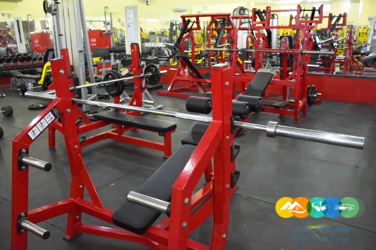 نادى رجالى مجهز تماما لتقبيل