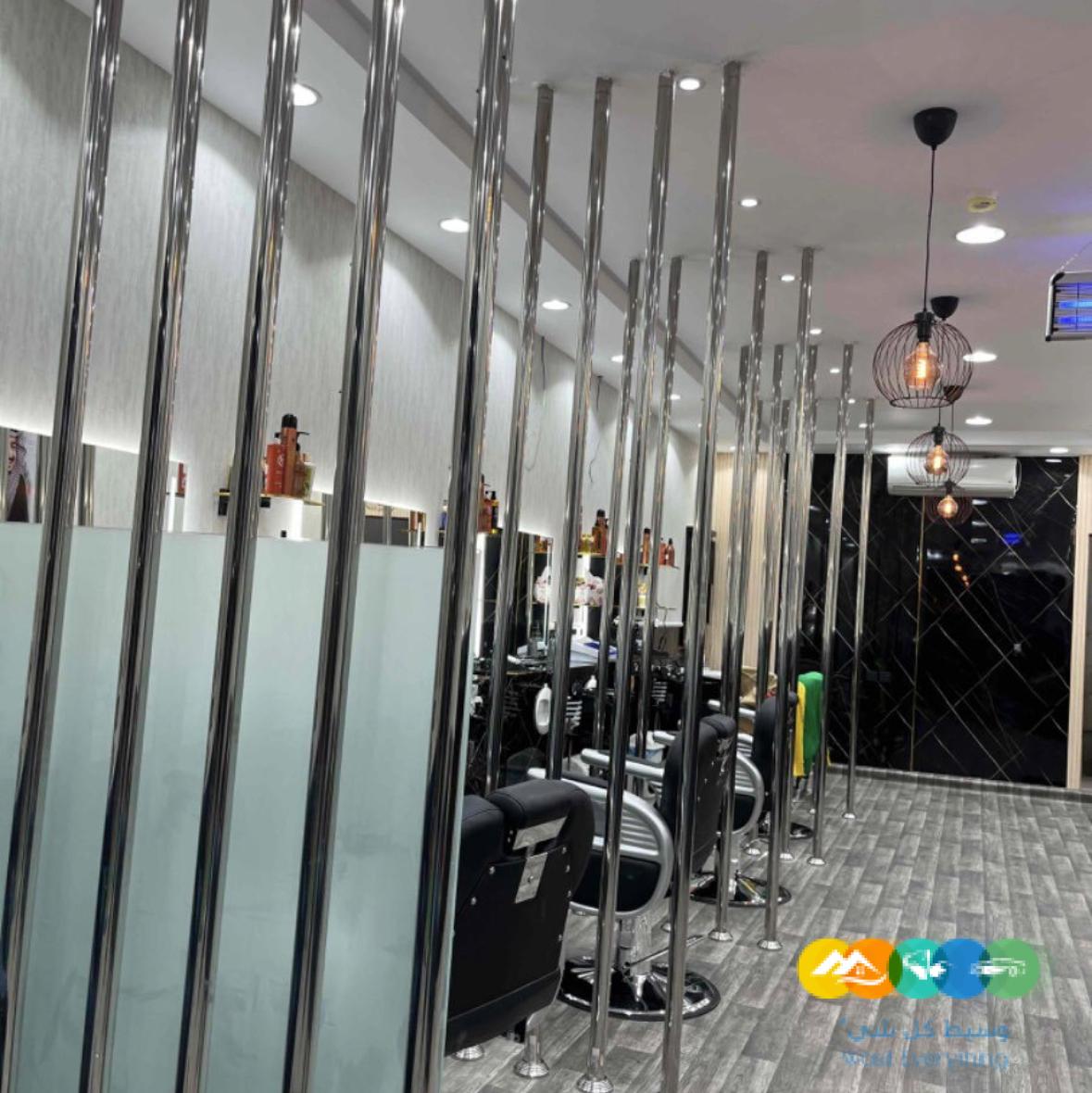 حلاق VIP للتقبيل بكامل معداته