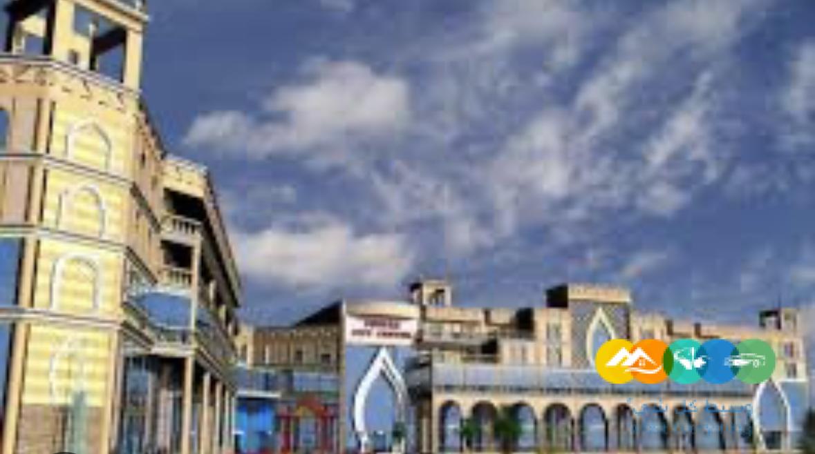 موظف تسويق ومدير لمجمع تجاري