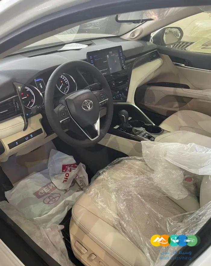 كامري GLE-X هايبرد مراتب جلد شاشة كبيرة