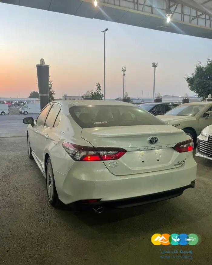 كامري GLE-X هايبرد مراتب جلد شاشة كبيرة