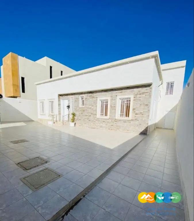 دور على أرض كامله ابها