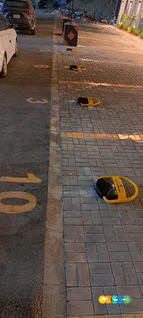 حاجز مواقف للسيارات