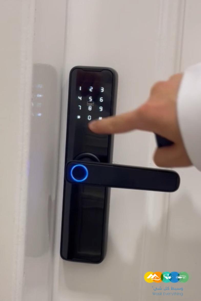 قفل ذكي للابواب بالبصمة والكارت