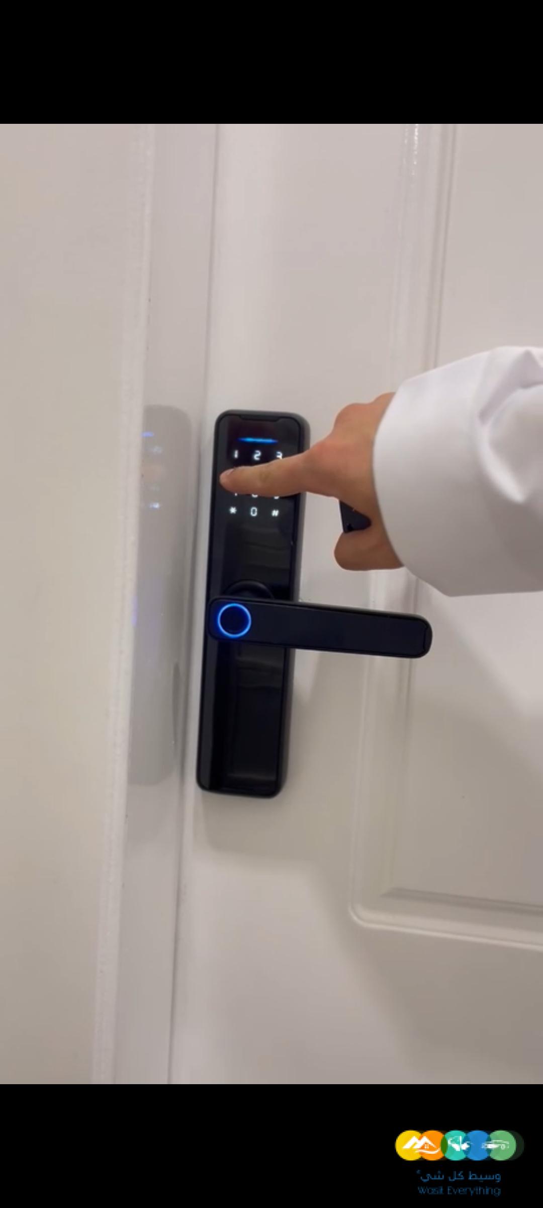 قفل ذكي للابواب بالبصمة والكارت