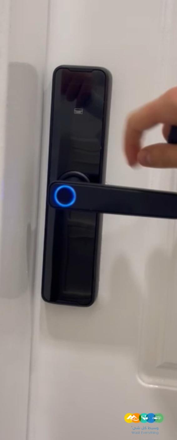 قفل ذكي للابواب بالبصمة والكارت