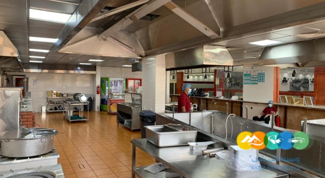 مطعم للتقبيل كثافة سكانية عاليه