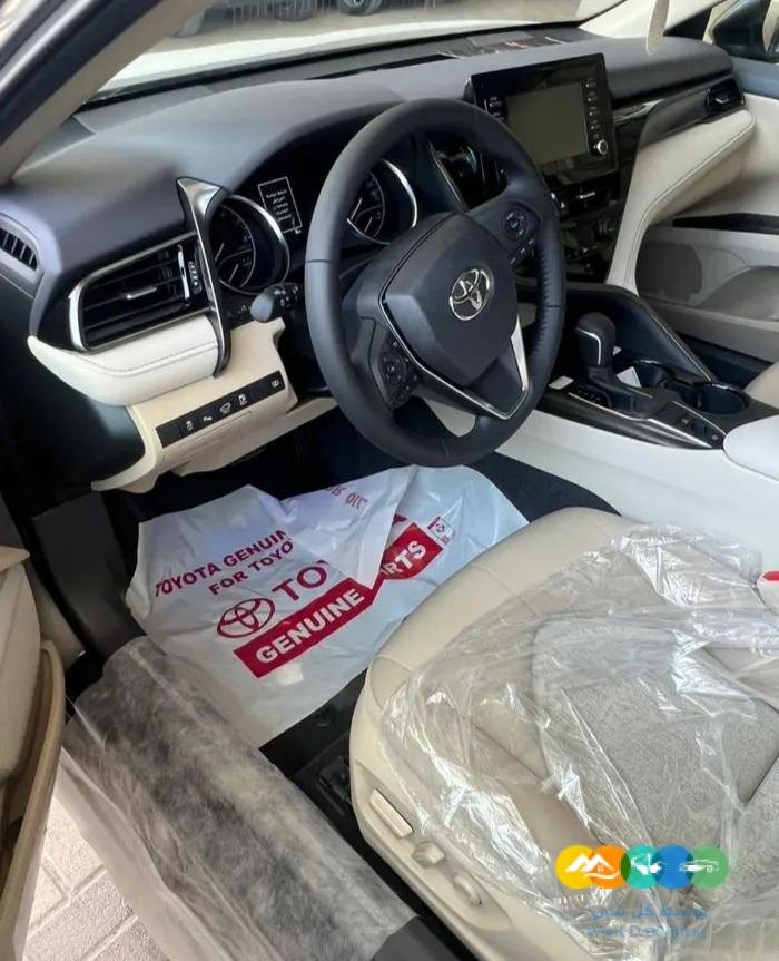 كامري GLE بنزين اصفار 2023 تتانيوم سعودي