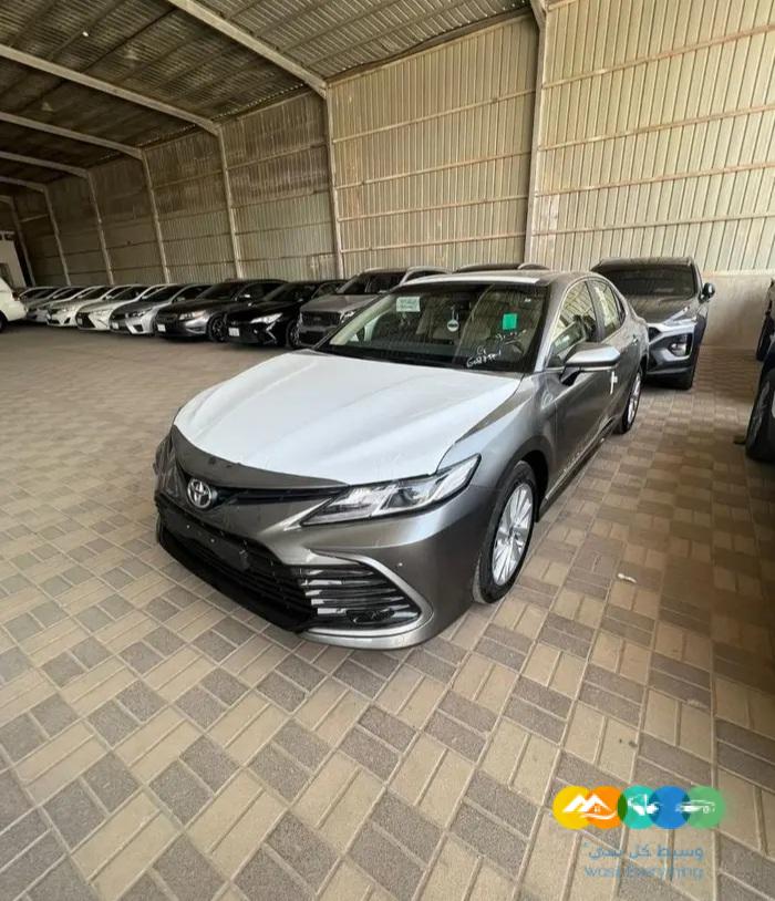 كامري GLE بنزين اصفار 2023 تتانيوم سعودي