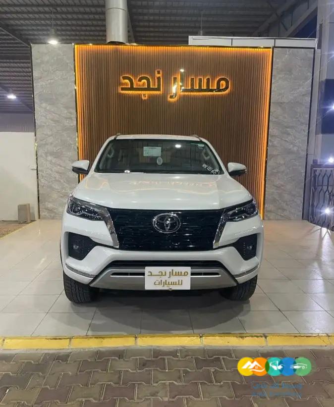 فورتشنر فل كامل موديل 2023 (( مباعة ))