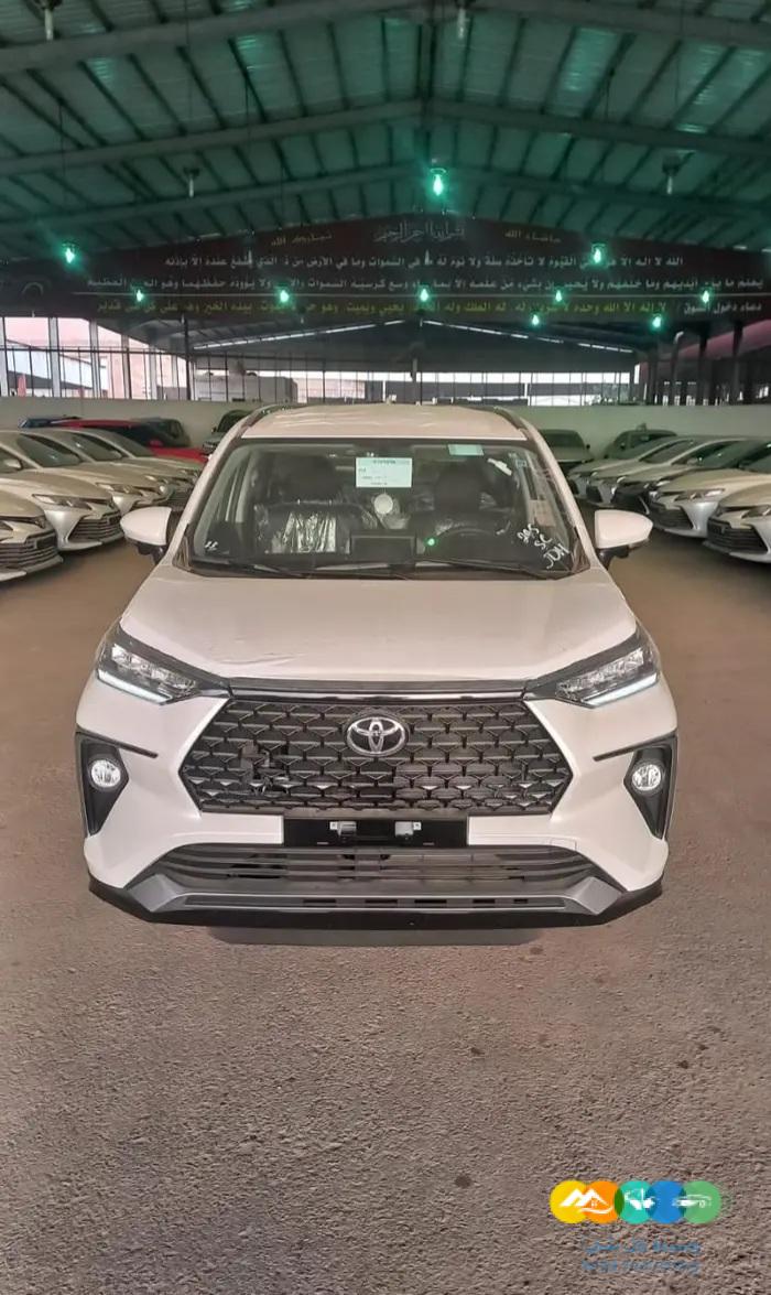 تويوتا فيلوز GLX بنزين 2023 ابيض