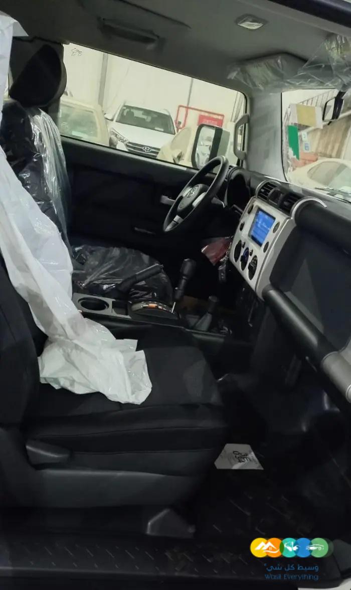 توبوتا FJ اف جي 2023 اصفار ابيض سعودي