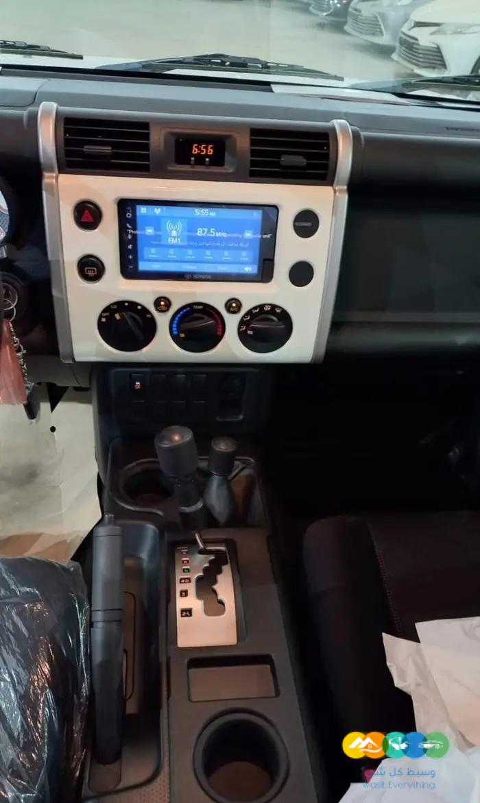 توبوتا FJ اف جي 2023 اصفار ابيض سعودي