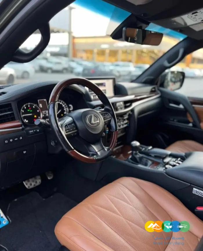 لكزس بلاك ادشن موديل 2021