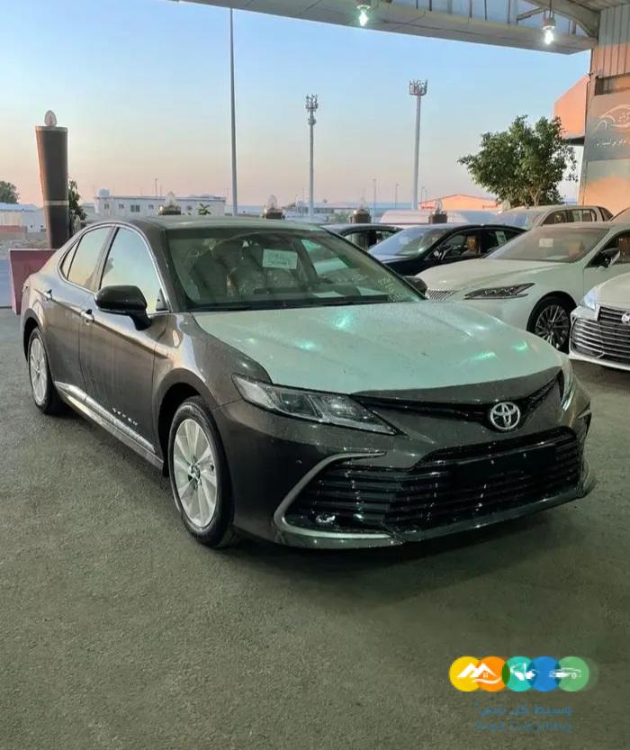 كامري GLE موديل 2023 بنزين اصفار