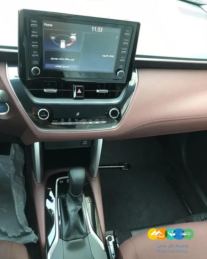 كورولا كروس 2023 نص فل فتحه سقف