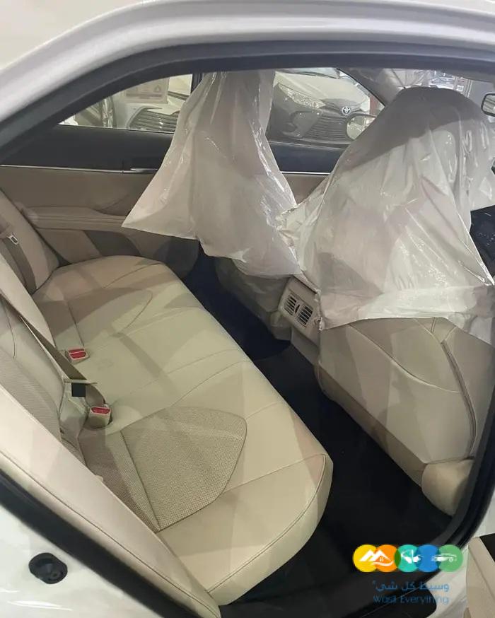 كامري GLEX 2022 هايبرد اصفار جلد