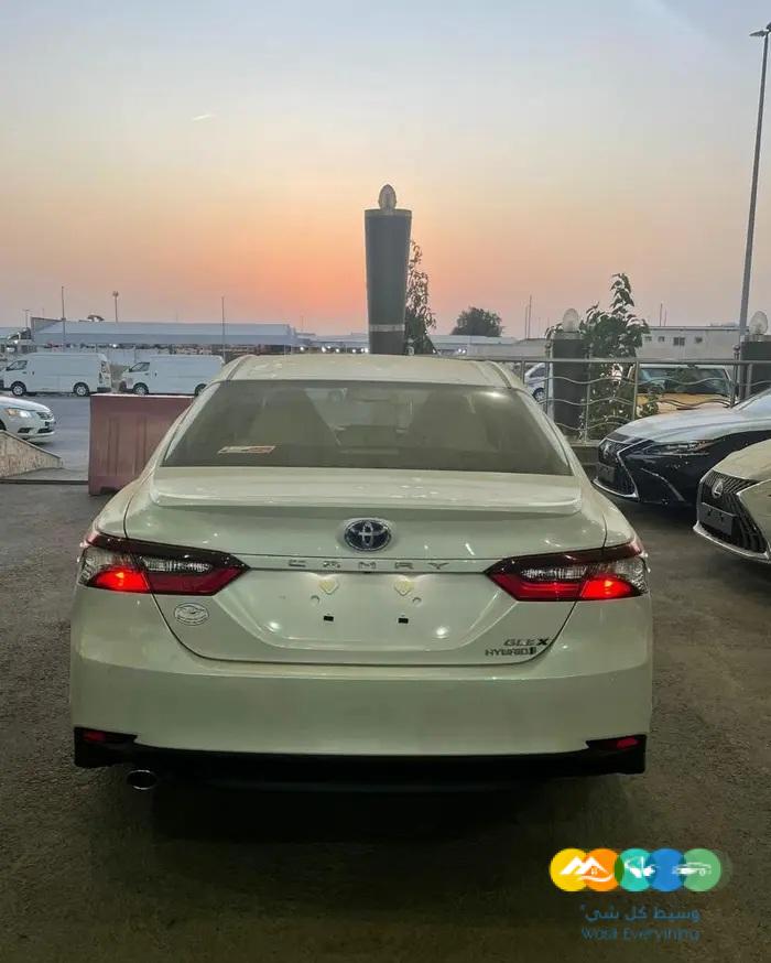 كامري GLEX 2022 هايبرد اصفار جلد