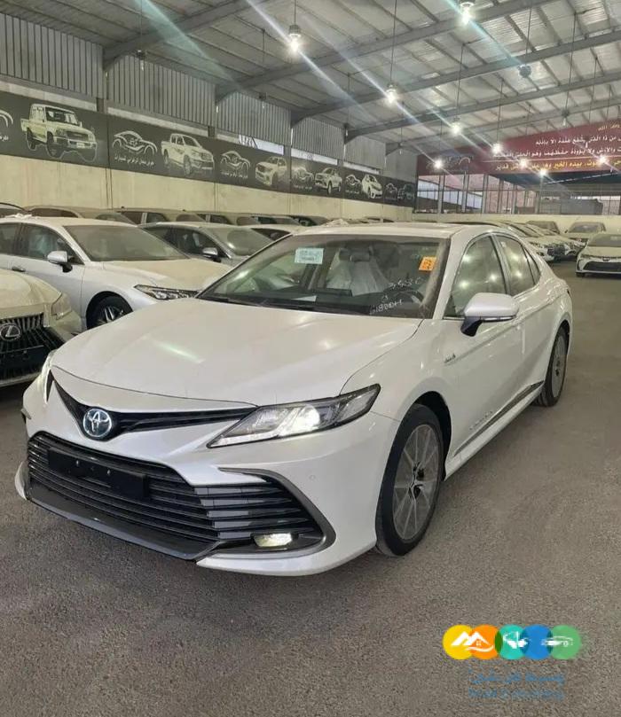 كامري GLEX 2022 هايبرد اصفار جلد