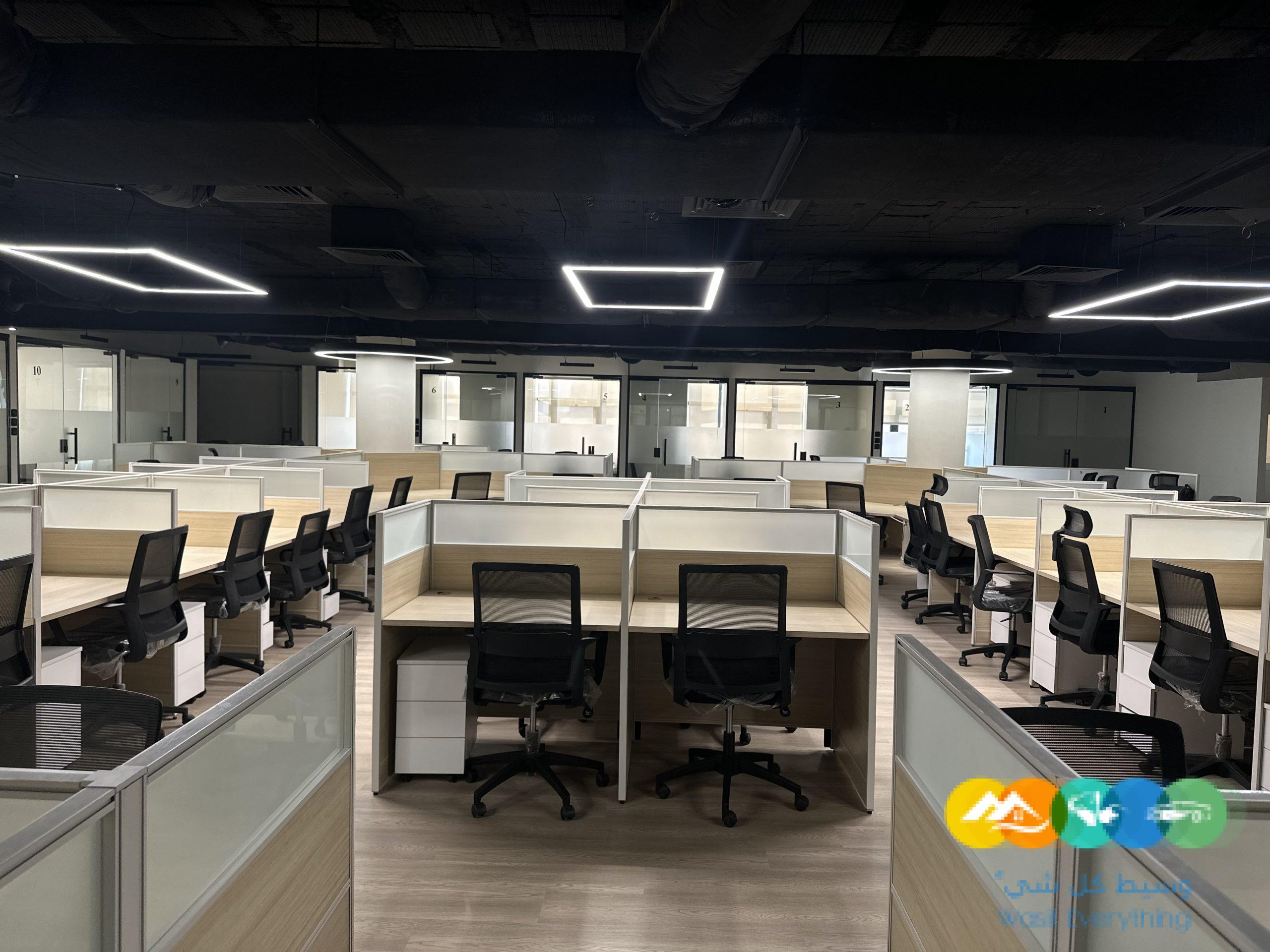 مكاتب مشتركة وخاصة للإيجار بسعر 700