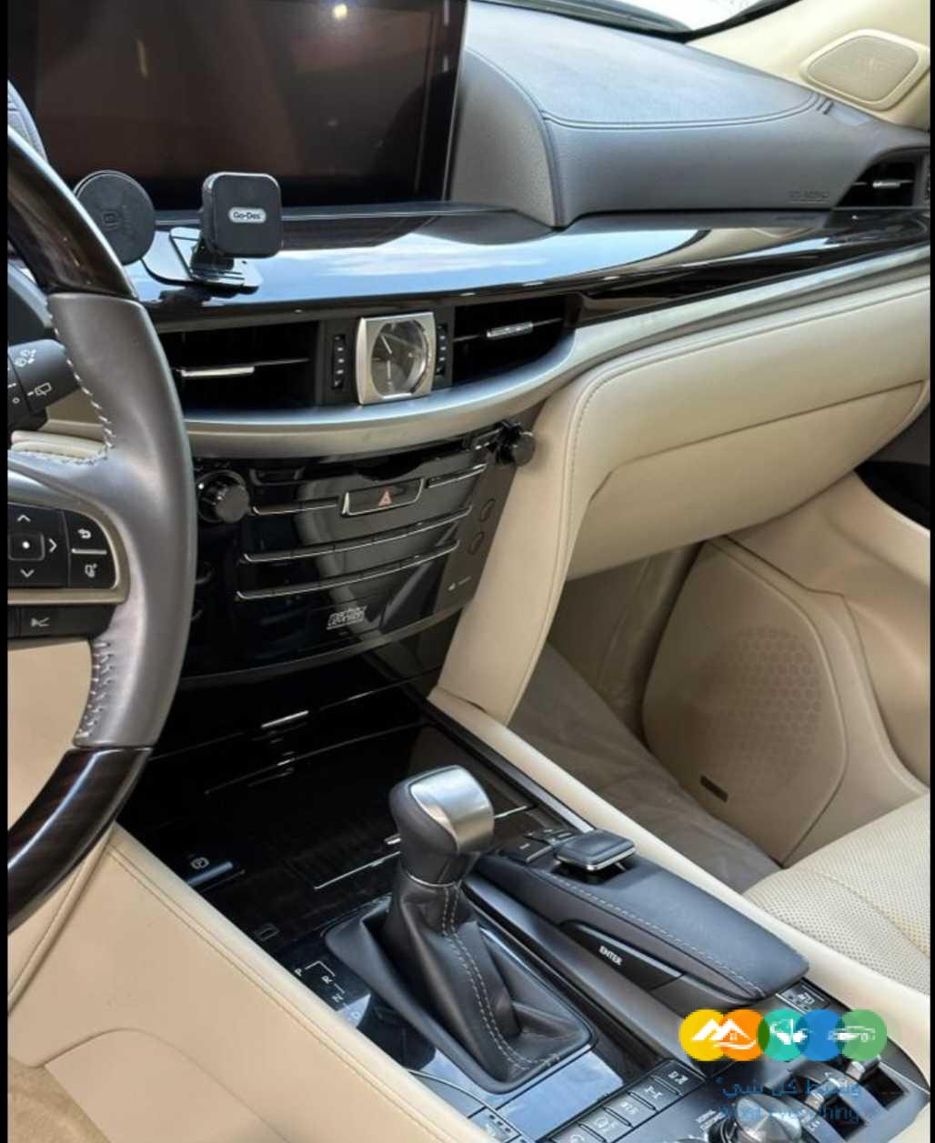 لكزس 2019 سعودي فل كامل DD