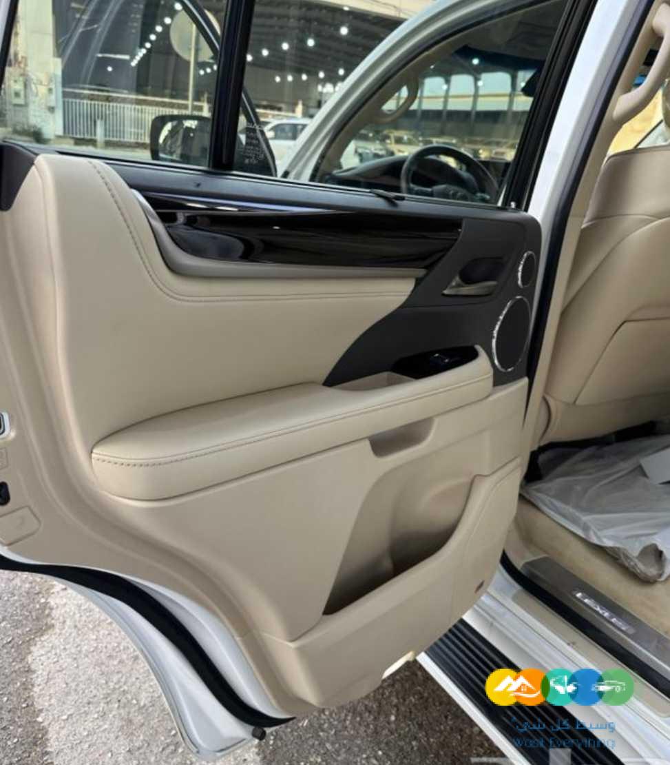 لكزس 2019 سعودي فل كامل DD