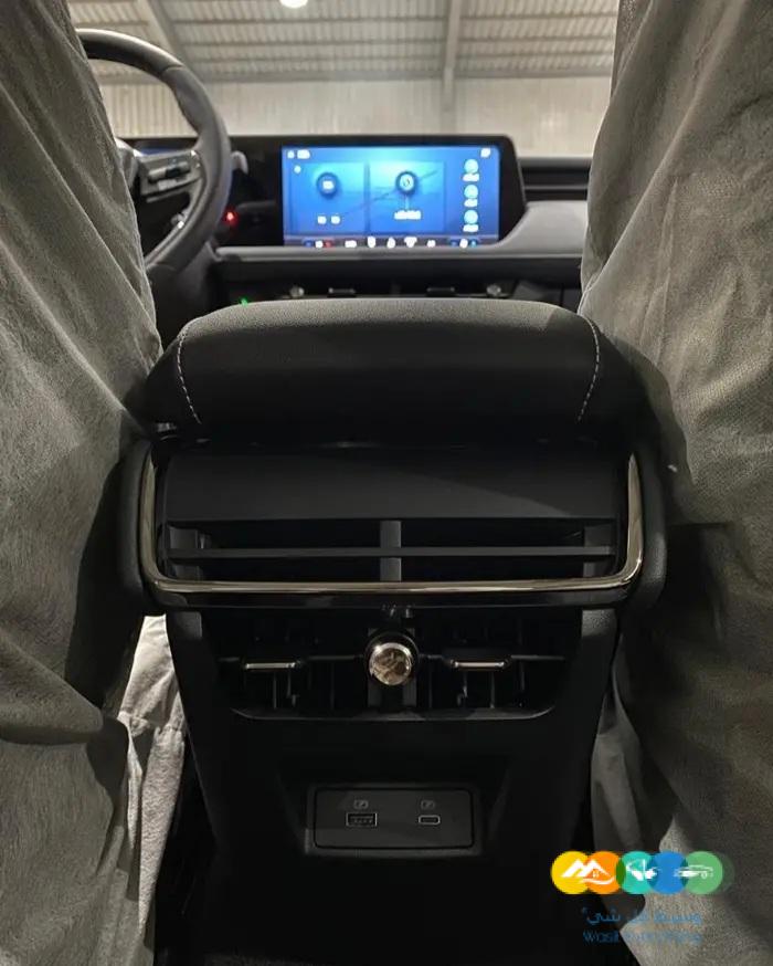 فورد تورس امبيانتي 2023 فتحة سقف